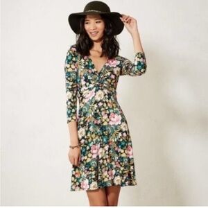 Anthropologie- Lilka Vibrant Floral V-Neck Dress